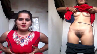 कामुक देहाती भाभी चुचि और नंगी चूत दिखाई