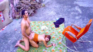 मास्टर के साथ क्सक्सक्स सेक्स छत पे