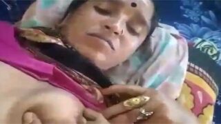 देहाती भाभी की चूत चोदा चाचा ने