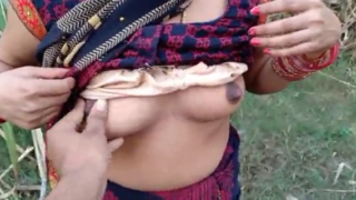 गन्ने की खेत में देहाती भाभी की चूत चुदाई