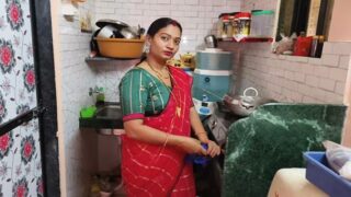 सेक्सी साली को खूब चोदा रसोई घर में