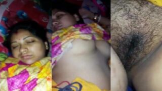 मेरठ माँ की झांट वाली चूत और बूब्स रिकॉर्ड किया लड़का