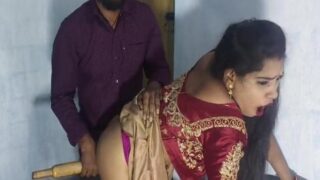 हॉट सोना भाभी की गांड़ में बेलन डालकर चुदाई किया देवर